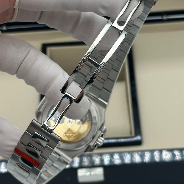 Patek Philippe Nautilus White Dial with Green Gem Bezel – Swiss Super Clone | Automatic