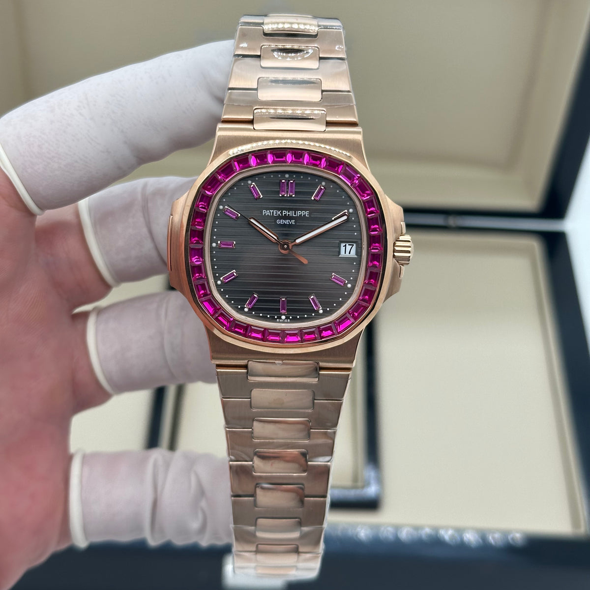 Nautilus Ruby Patek Philippe Nautilus 5711 Ruby Bezel – Rose Gold | Swiss Super Clon ...