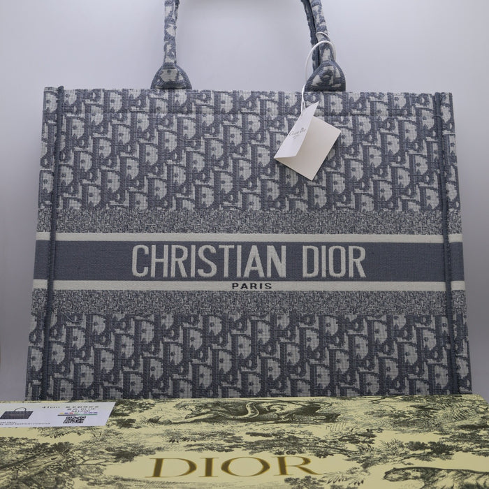 Christian Dior Book Tote Oblique Embroidery – Large Size