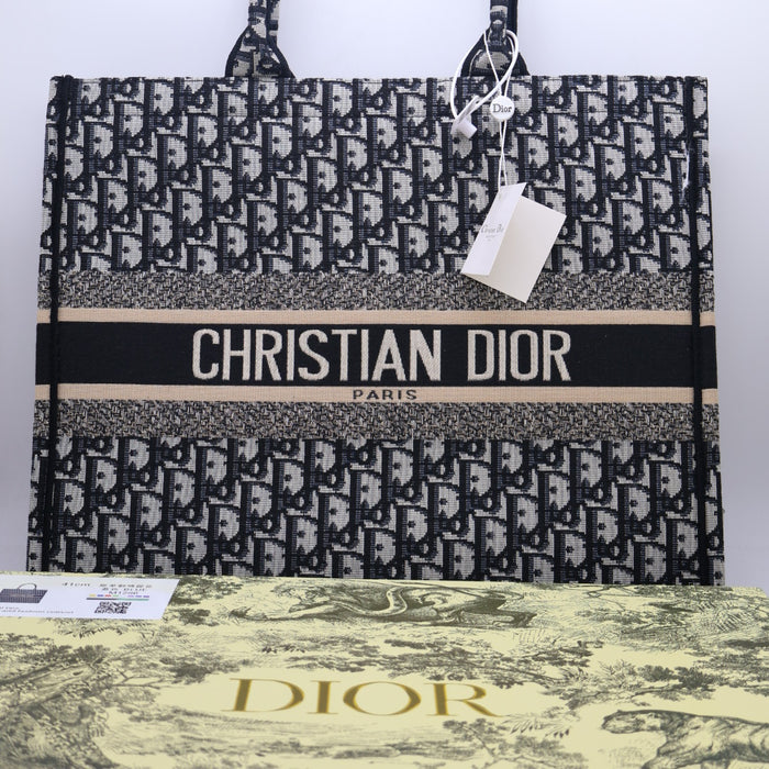 Christian Dior Book Tote Oblique Embroidery – Large Size