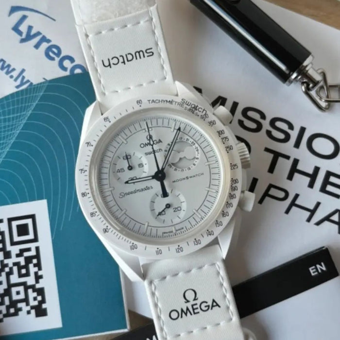 OMEGA X SWATCH MOONPHASE SNOOPY MOONSWATCH